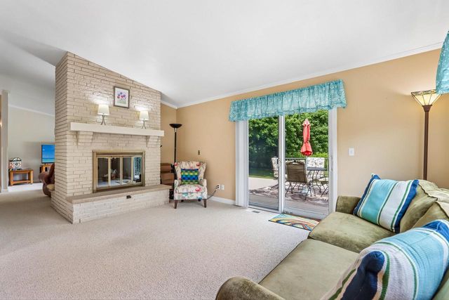 804 Lochtyn RIDGE, Wales, WI 53183