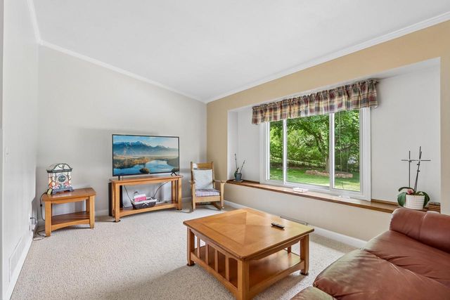 804 Lochtyn RIDGE, Wales, WI 53183