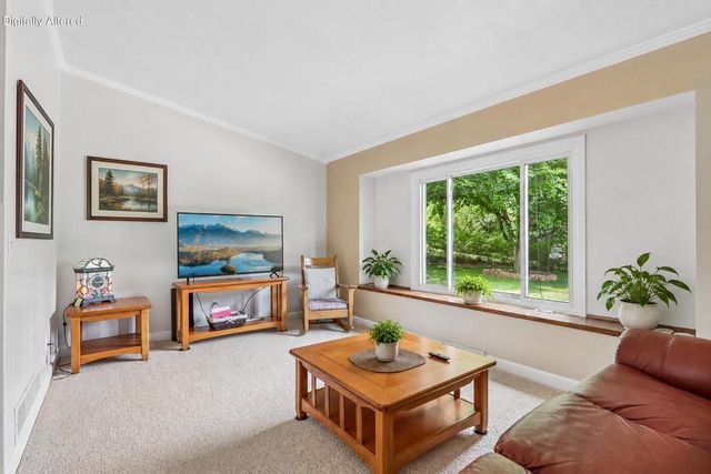 804 Lochtyn RIDGE, Wales, WI 53183