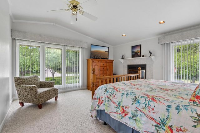804 Lochtyn RIDGE, Wales, WI 53183
