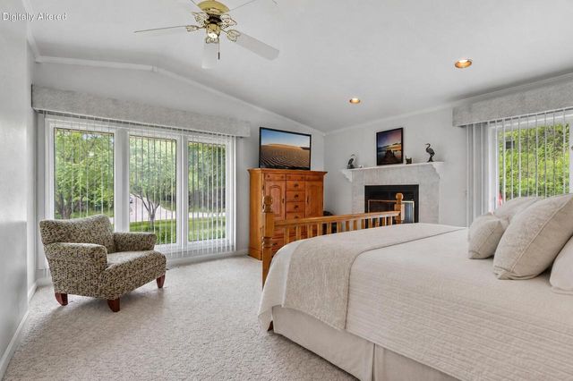 804 Lochtyn RIDGE, Wales, WI 53183