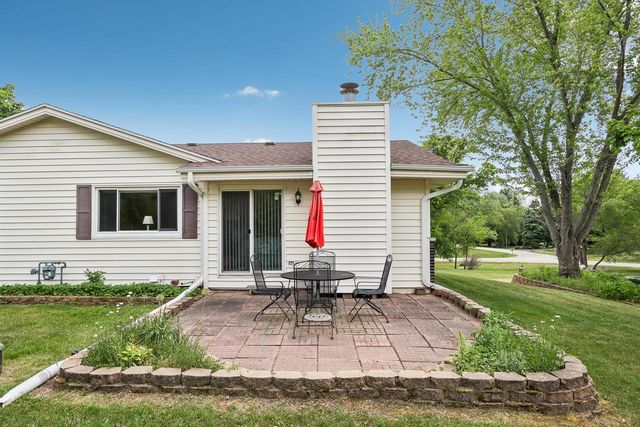 804 Lochtyn RIDGE, Wales, WI 53183