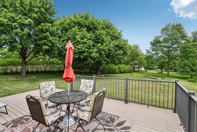 804 Lochtyn RIDGE, Wales, WI 53183