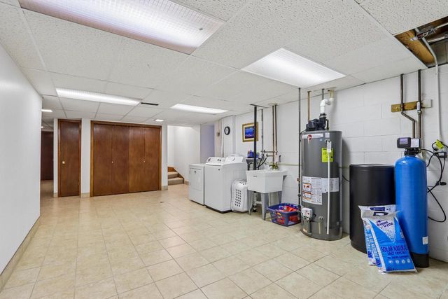 804 Lochtyn RIDGE, Wales, WI 53183