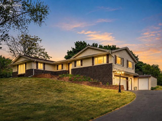 804 Lochtyn RIDGE, Wales, WI 53183