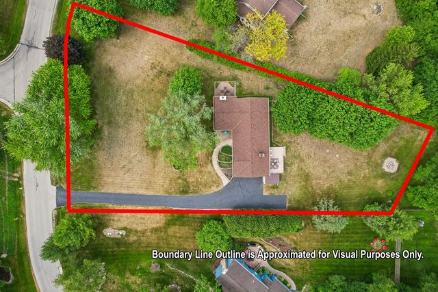 804 Lochtyn RIDGE, Wales, WI 53183