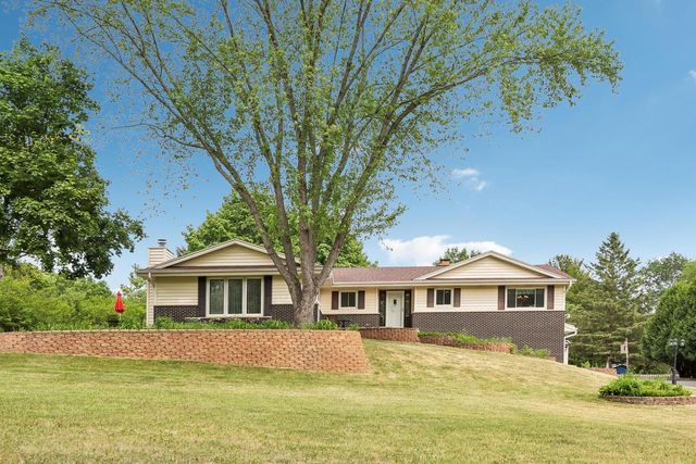 804 Lochtyn RIDGE, Wales, WI 53183