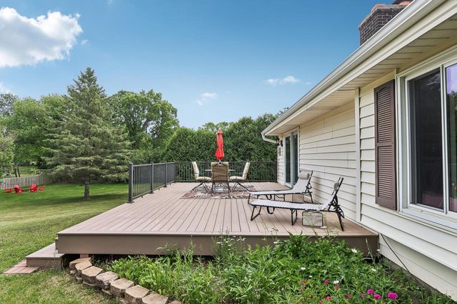 804 Lochtyn RIDGE, Wales, WI 53183
