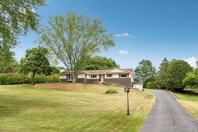 804 Lochtyn RIDGE, Wales, WI 53183