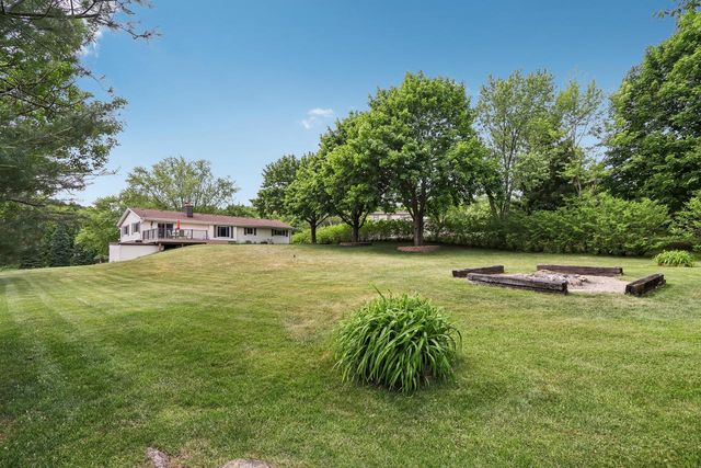 804 Lochtyn RIDGE, Wales, WI 53183