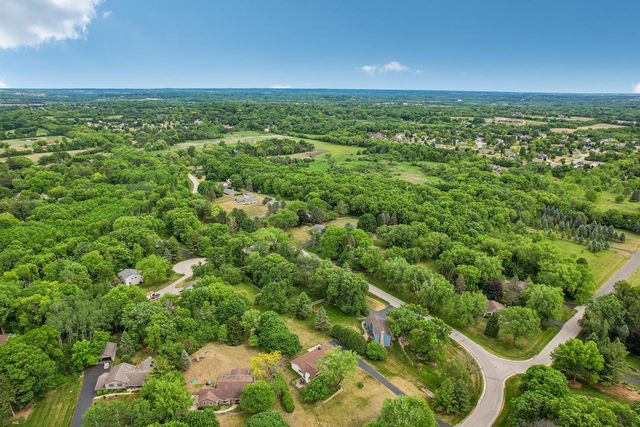 804 Lochtyn RIDGE, Wales, WI 53183