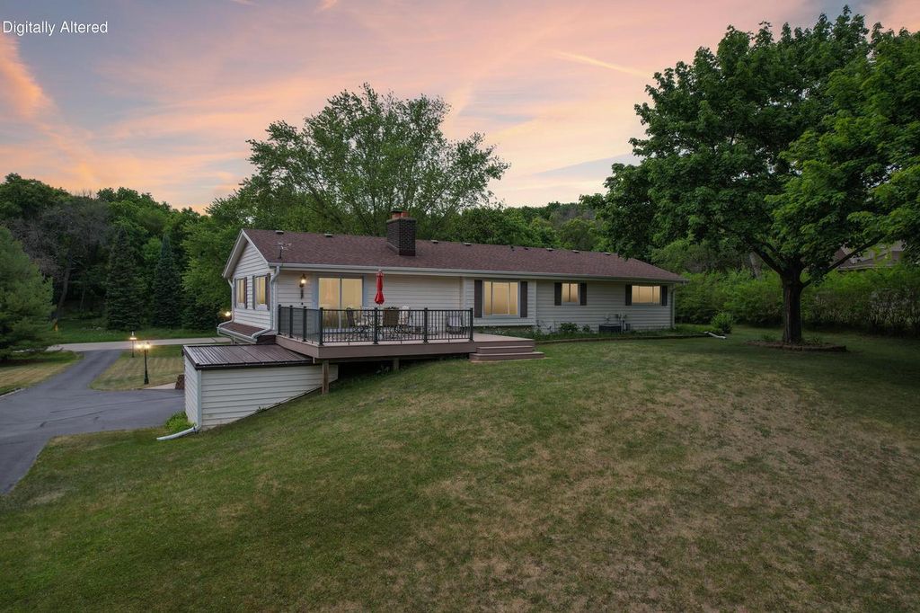 804 Lochtyn RIDGE, Wales, WI 53183