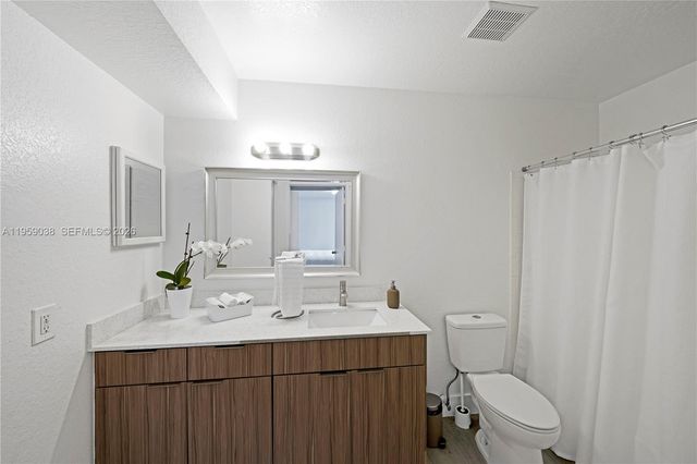 437 Vista Isles Dr 2217, Sunrise, FL 33325