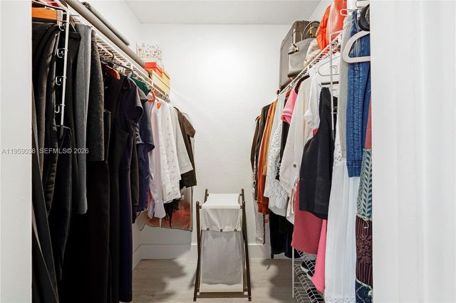 437 Vista Isles Dr 2217, Sunrise, FL 33325