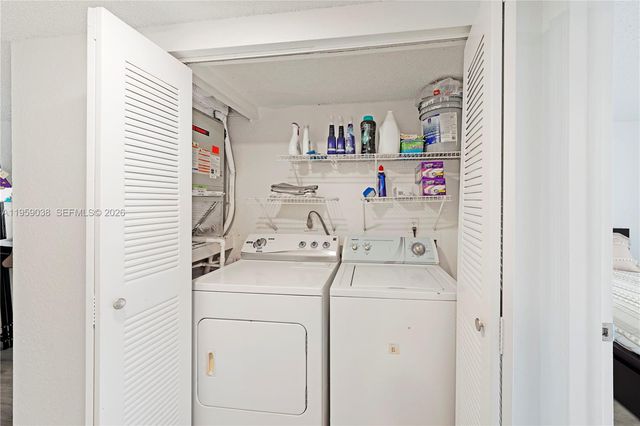 437 Vista Isles Dr 2217, Sunrise, FL 33325