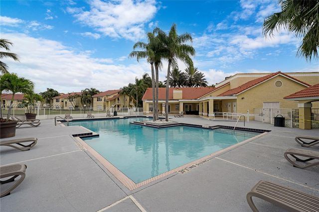 437 Vista Isles Dr 2217, Sunrise, FL 33325