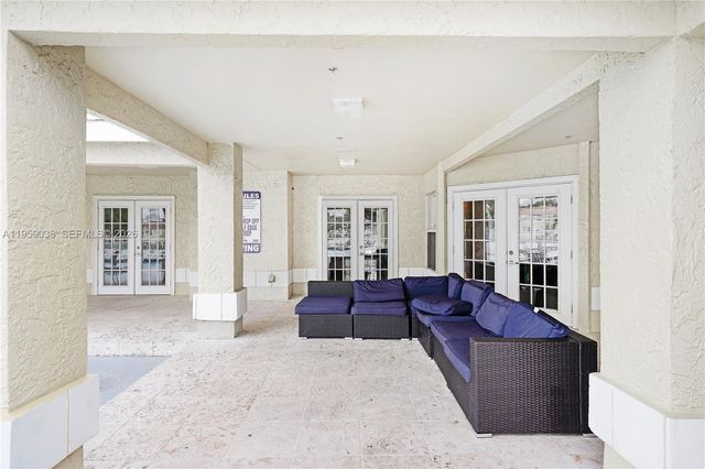 437 Vista Isles Dr 2217, Sunrise, FL 33325