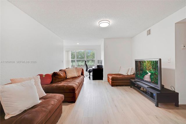 437 Vista Isles Dr 2217, Sunrise, FL 33325