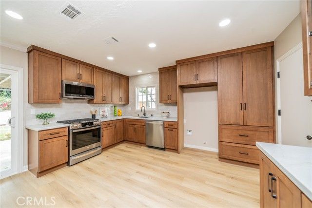 1475 Grove, Upland, CA 91786