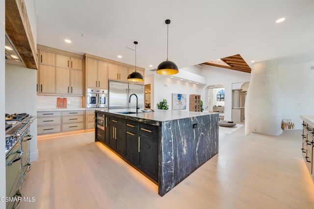 1090 Vista Ridge Lane, Westlake Village, CA 91362