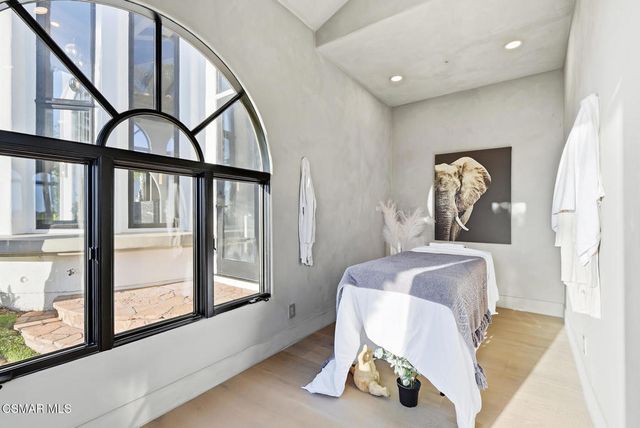 1090 Vista Ridge Lane, Westlake Village, CA 91362