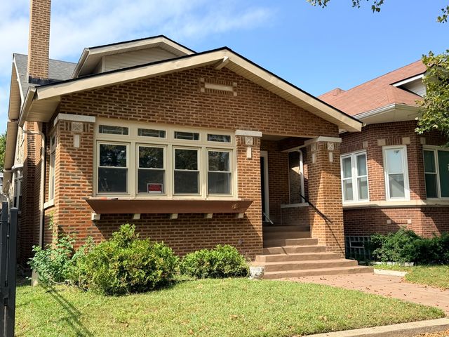 8118 S Saint Lawrence Avenue, Chicago, IL 60619