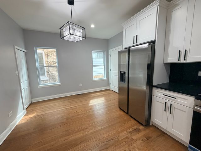 8118 S Saint Lawrence Avenue, Chicago, IL 60619