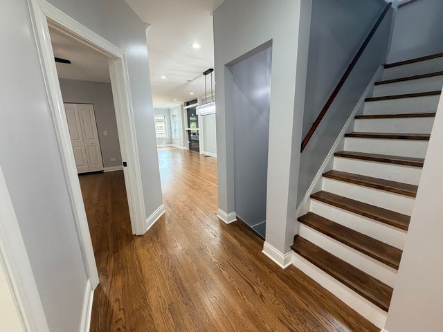 8118 S Saint Lawrence Avenue, Chicago, IL 60619