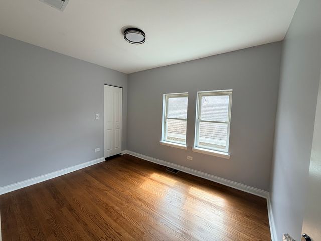 8118 S Saint Lawrence Avenue, Chicago, IL 60619