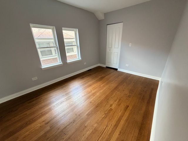 8118 S Saint Lawrence Avenue, Chicago, IL 60619
