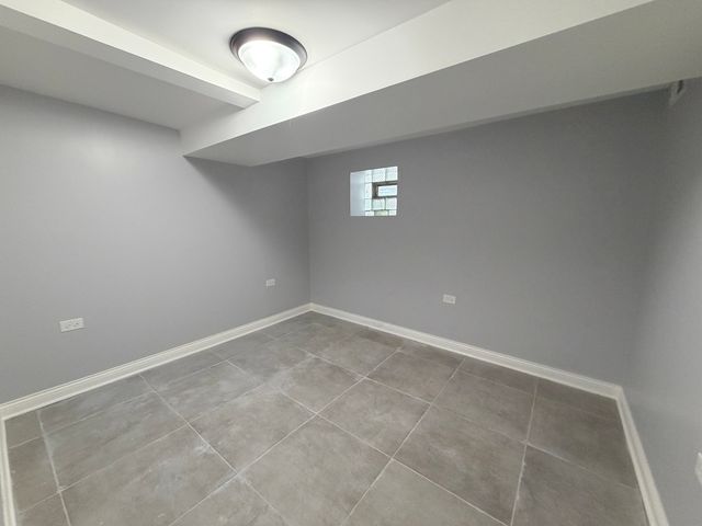 8118 S Saint Lawrence Avenue, Chicago, IL 60619