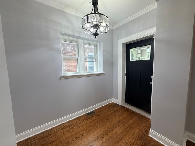 8118 S Saint Lawrence Avenue, Chicago, IL 60619