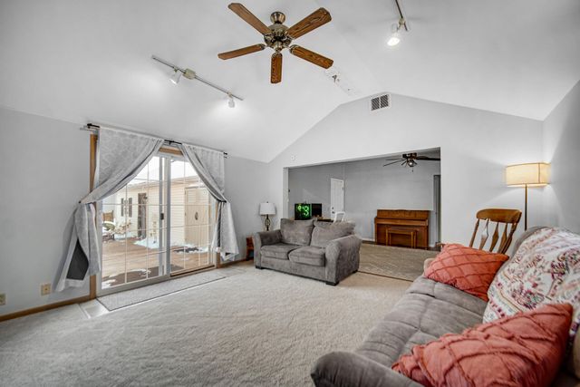 213 N 450 E, Valparaiso, IN 46383