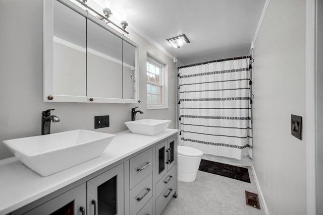 213 N 450 E, Valparaiso, IN 46383