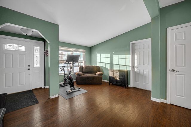 213 N 450 E, Valparaiso, IN 46383