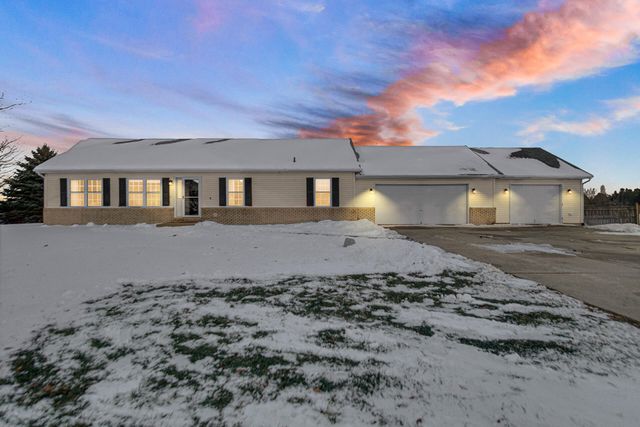 213 N 450 E, Valparaiso, IN 46383