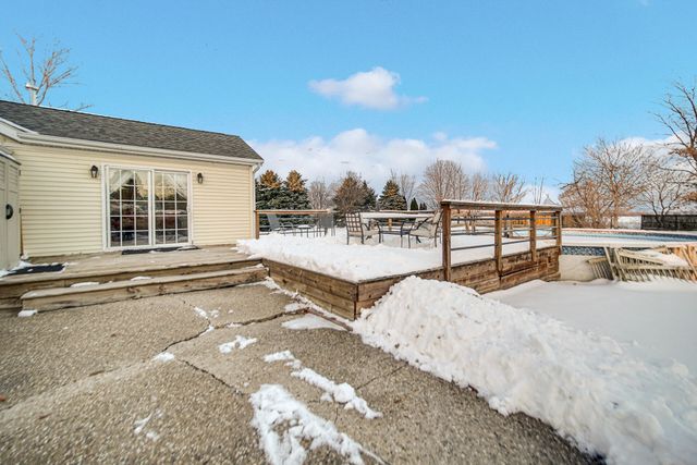 213 N 450 E, Valparaiso, IN 46383