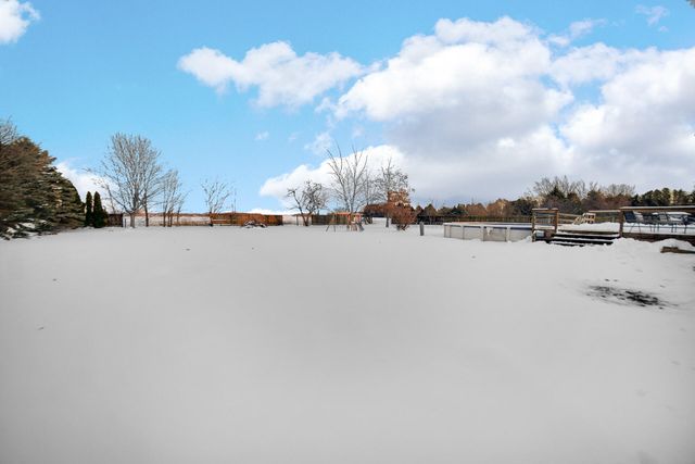 213 N 450 E, Valparaiso, IN 46383