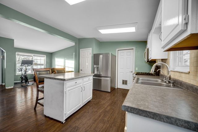 213 N 450 E, Valparaiso, IN 46383