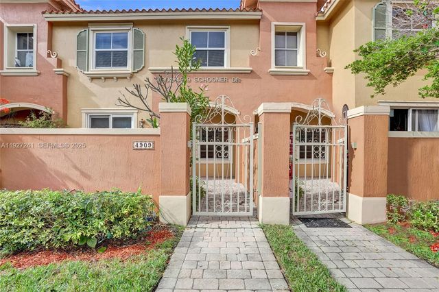 4909 Schooner Drive, Fort Lauderdale, FL 33312