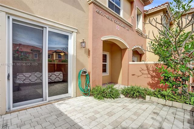 4909 Schooner Drive, Fort Lauderdale, FL 33312