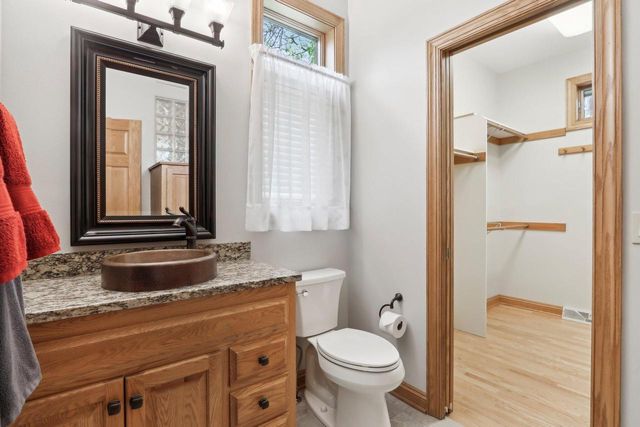 W313N4961 Chapel Ridge ROAD, Hartland, WI 53029