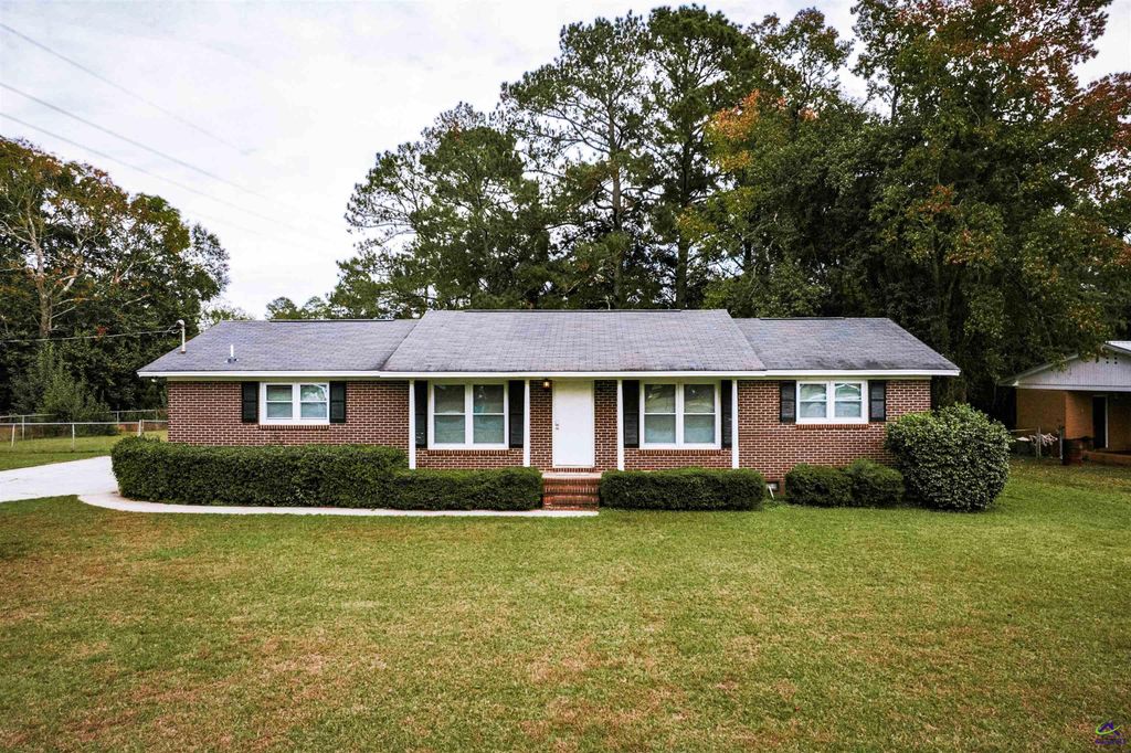 606 Frank Satterfield Road, Perry, GA 31069
