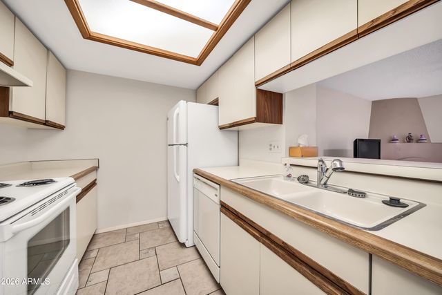 10410 N CAVE CREEK Road 1018, Phoenix, AZ 85020