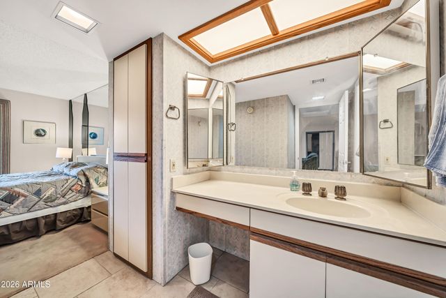 10410 N CAVE CREEK Road 1018, Phoenix, AZ 85020