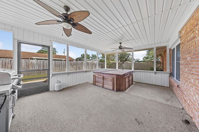 88 Mooring Lane, Shalimar, FL 32579
