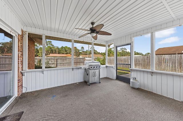 88 Mooring Lane, Shalimar, FL 32579