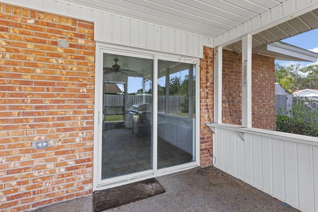 88 Mooring Lane, Shalimar, FL 32579