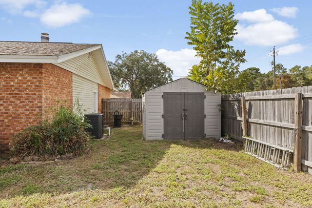 88 Mooring Lane, Shalimar, FL 32579