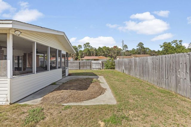 88 Mooring Lane, Shalimar, FL 32579